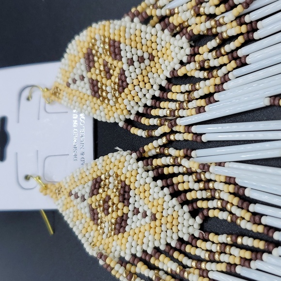 NWT Handmade Aztec Southwestern Indian Seedbead Tassel Dangle Earrings Plated - Picture 2 of 7